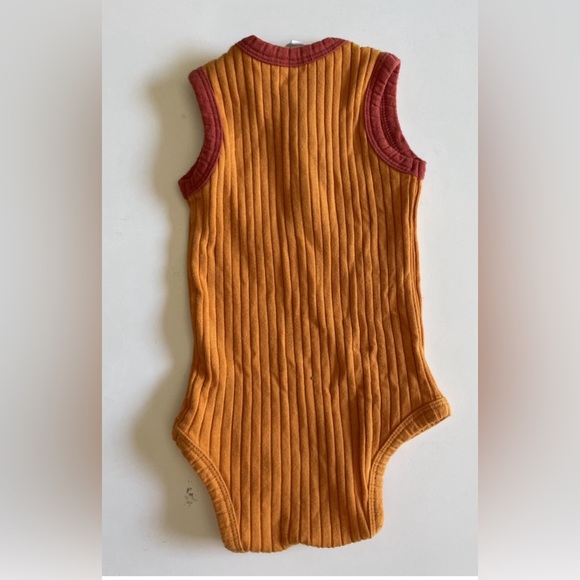 Kate Quinn ribbed sleeveless tank onesie - Picture 2 of 3